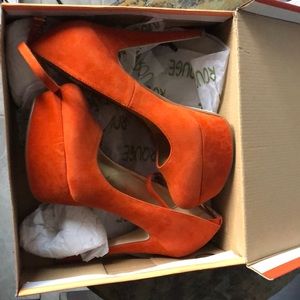 ROUGE high heels